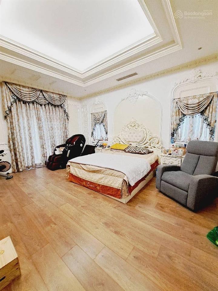 Biệt thự 325m2, 66 tỷ, cách mạng tháng tám, p7, tân bình, hcm, view đẹp