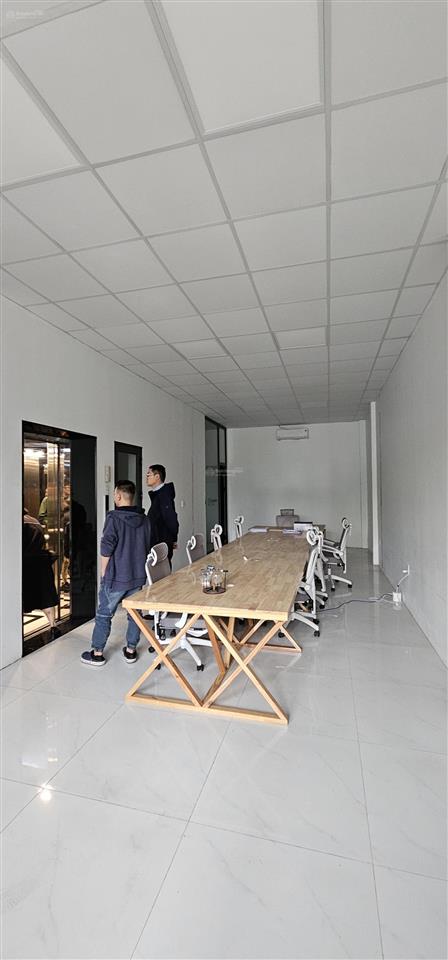 Cho thuê tòa nhà phố trần nhân tông, hai bà trưng mặt tiền 5m x 90m2 x 7 tầng alo 0333 888 ***