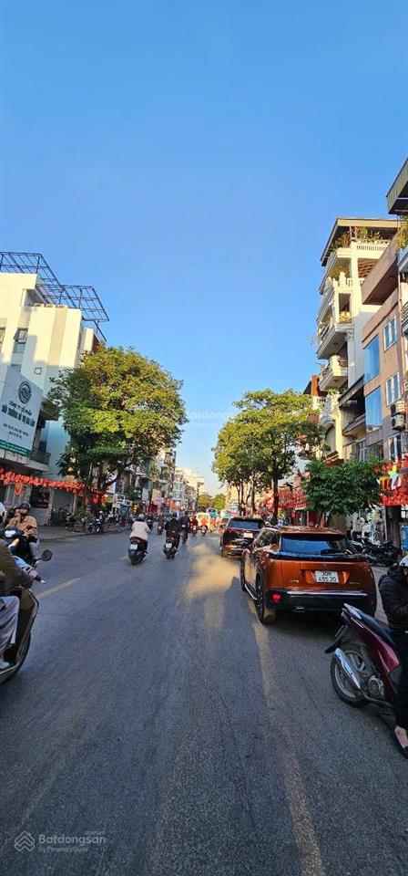 Cho thuê tòa nhà phố trần nhân tông, hai bà trưng mặt tiền 5m x 90m2 x 7 tầng alo 0333 888 ***