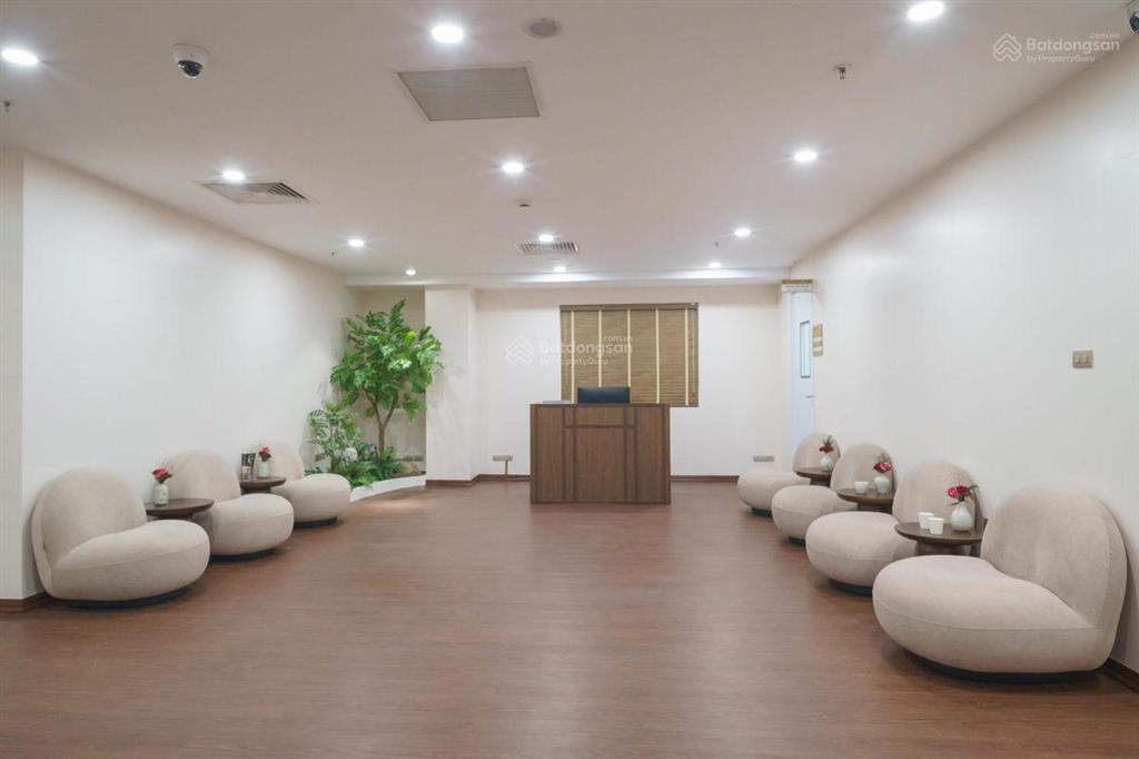 Cho thuê tòa nhà phố nguyễn văn cừ mặt tiền 6.5m x 160m2 x 5 tầng 1 hầm chỉ 130tr alo 0333 888 ***