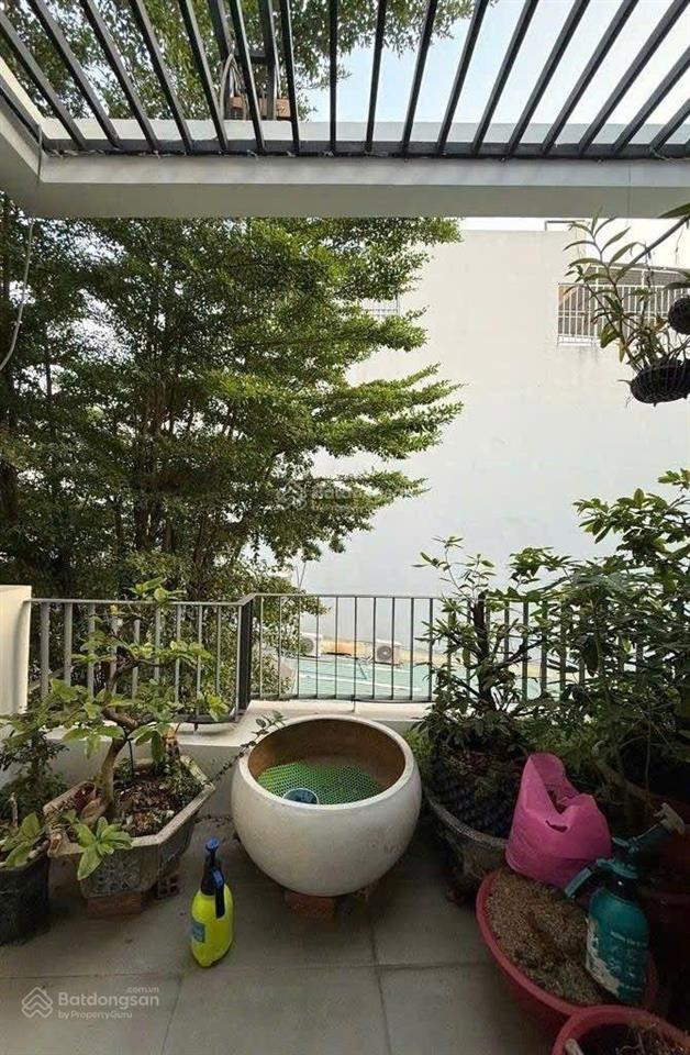 Bán nhà đường nguyễn hữu tiến tây thạnh tân phú đường 5m xe hơi vào nhà