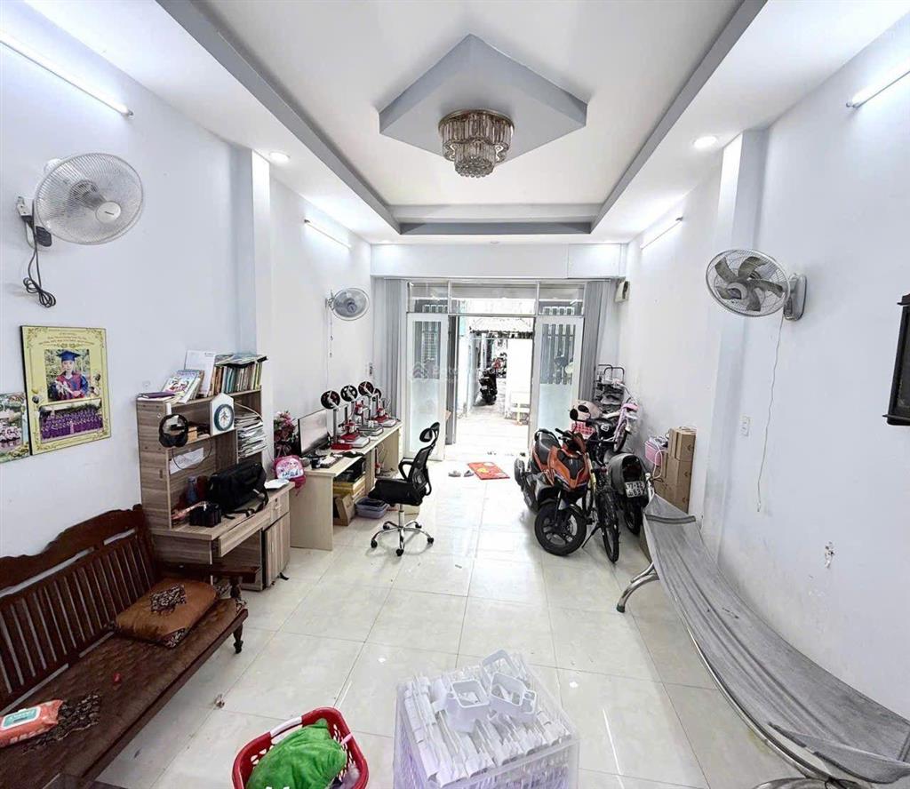 Ngay mặt tiền tân kỳ tân quý đường xe hơi vào nhà dt 56m2 nhà 3 tầng gần aeon tân phú