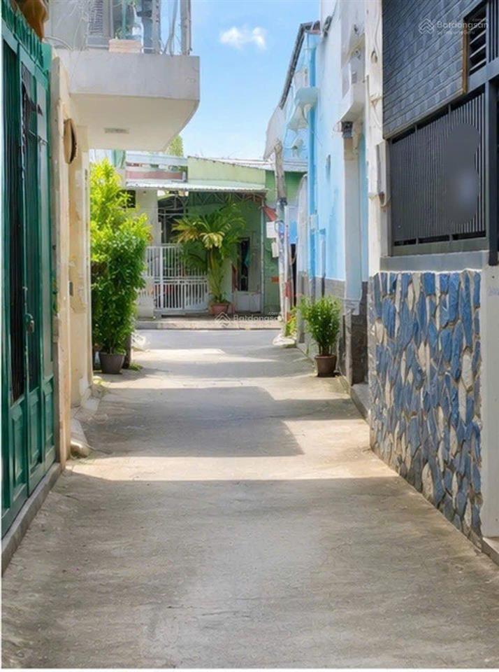 Ngay tân sơn nhì gần mặt tiền lớn nhà nở hậu 6m đường ôtô vào nhà