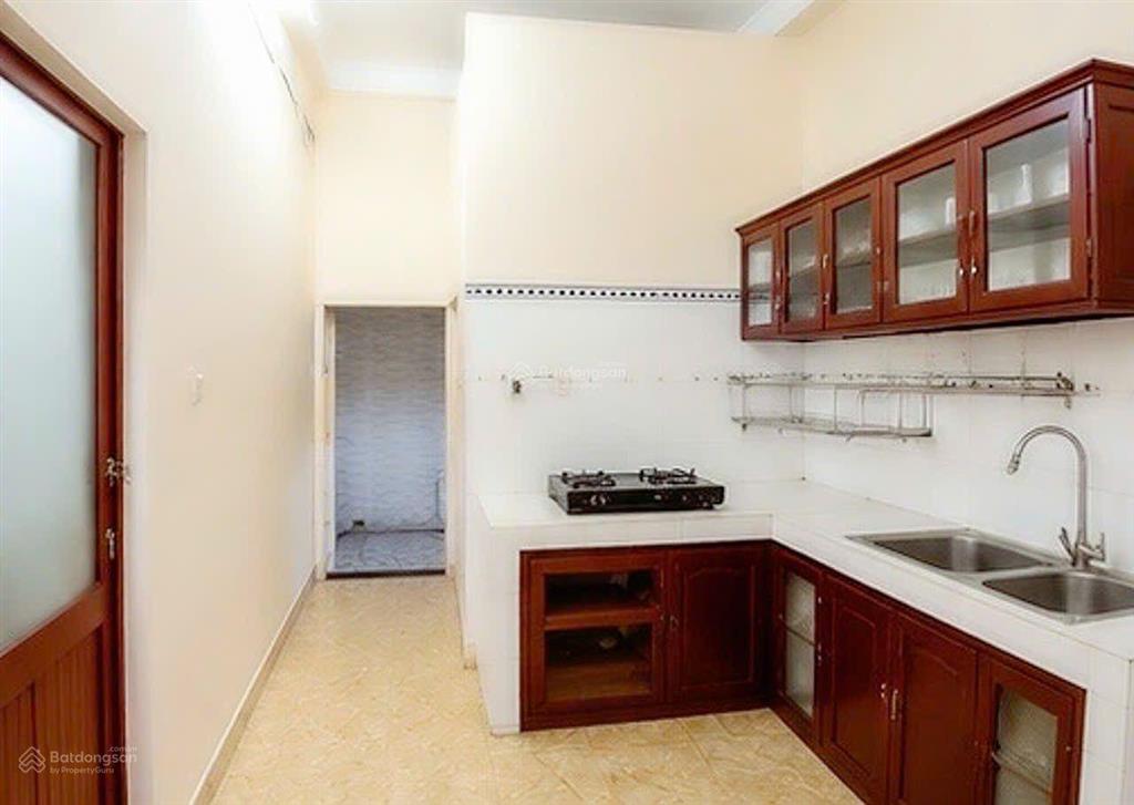 Ngay tân sơn nhì gần mặt tiền lớn nhà nở hậu 6m đường ôtô vào nhà
