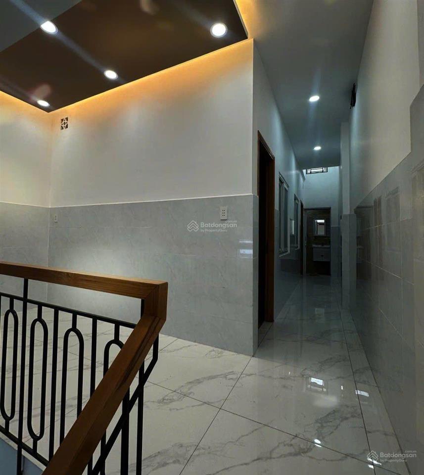 Nhà phố trung tâm bảy hiền tân bình ngang 4,4m xe tải thông. gia nhỉnh 8 tỉ xíu thuong luong chủ