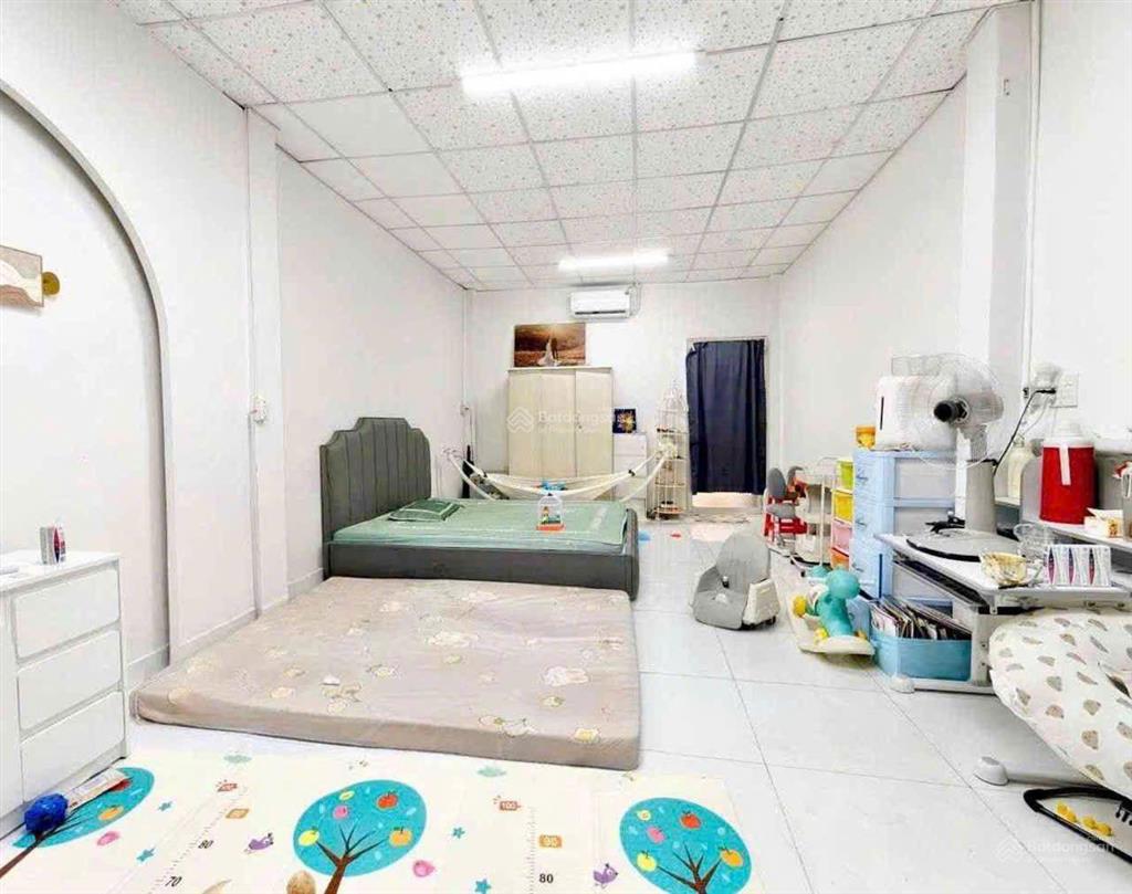 Đường 8m nguyễn quang diêu ngay chợ tân hương, quận tân phú.