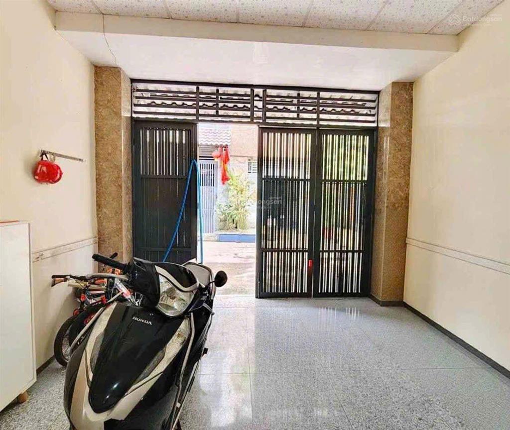 Đường 8m nguyễn quang diêu ngay chợ tân hương, quận tân phú.