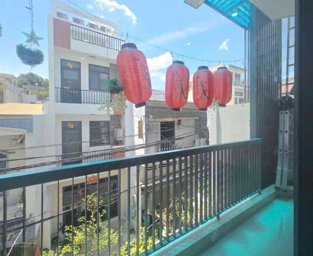 Đường xe hơi nhà 3 tầng lạc long quân gần đầm sen q11