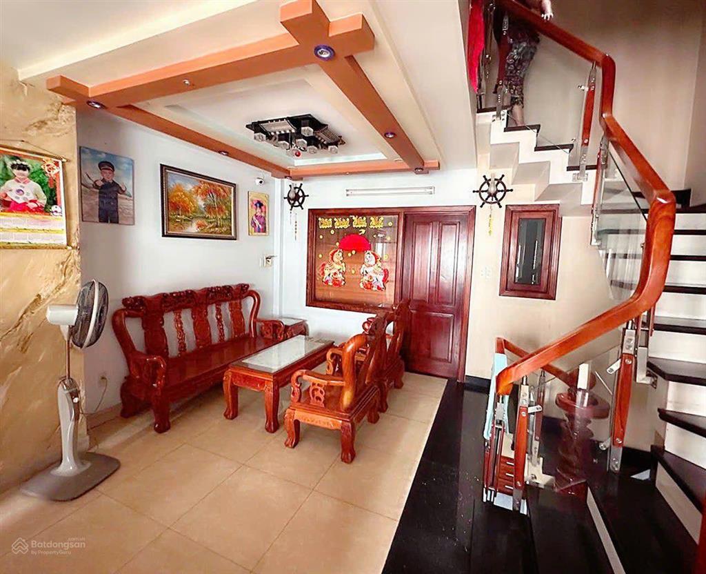 Nhà 5 tầng ô tô thông lý tuệ lê liễu tân sơn nhì tân phú.