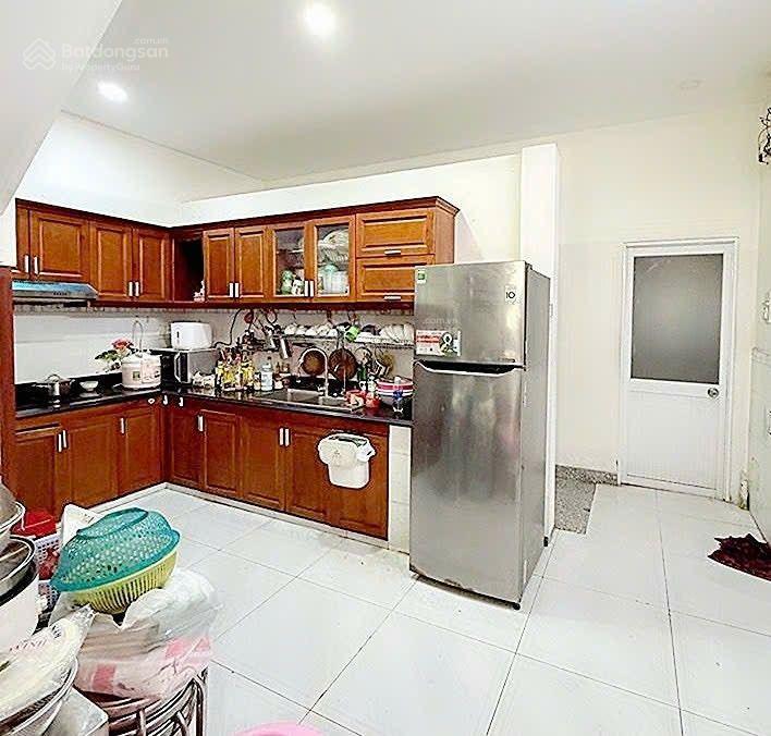 Đường xe tải thông gần mat tiền nhà lưu chí hiếu tây thạnh tân phú.