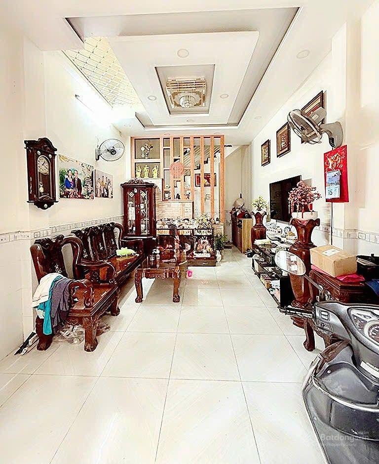 Đường xe tải thông gần mat tiền nhà lưu chí hiếu tây thạnh tân phú.