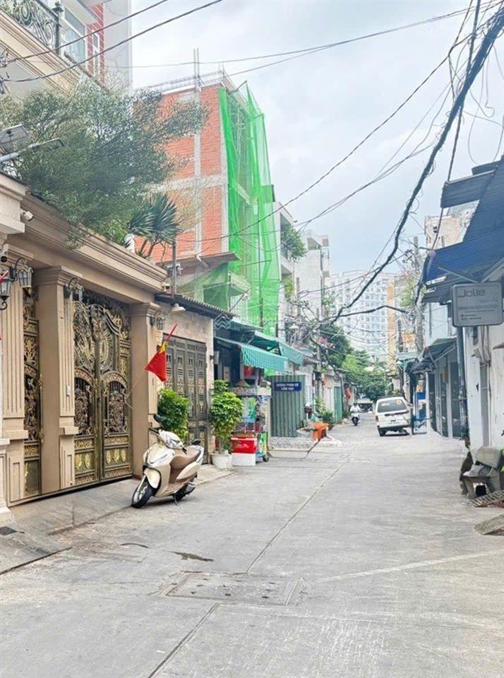 Bán nhà 3 tầng đường 5m phú thọ hòa q tân phú.