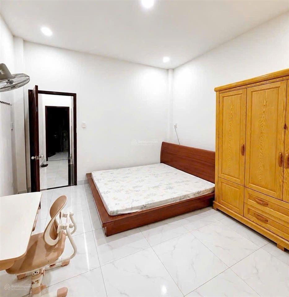 Đường xe hơi ngay mặt tiền nhà lê liễu tân sơn nhì tân phú
