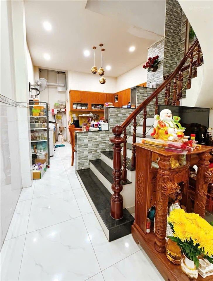 Đường xe hơi ngay mặt tiền nhà lê liễu tân sơn nhì tân phú