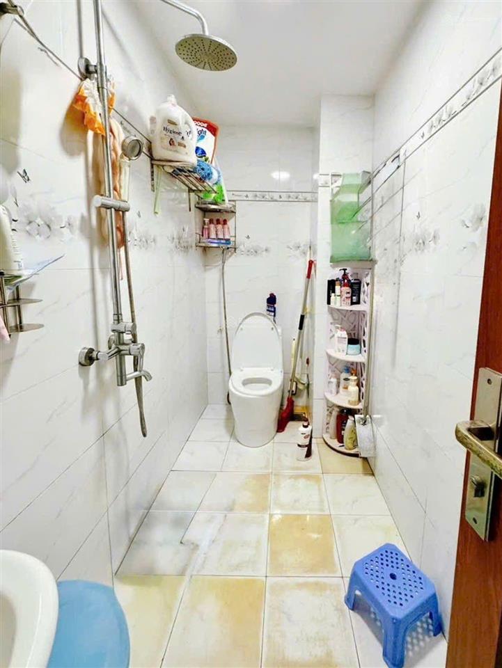 Đường xe hơi ngay mặt tiền nhà lê liễu tân sơn nhì tân phú