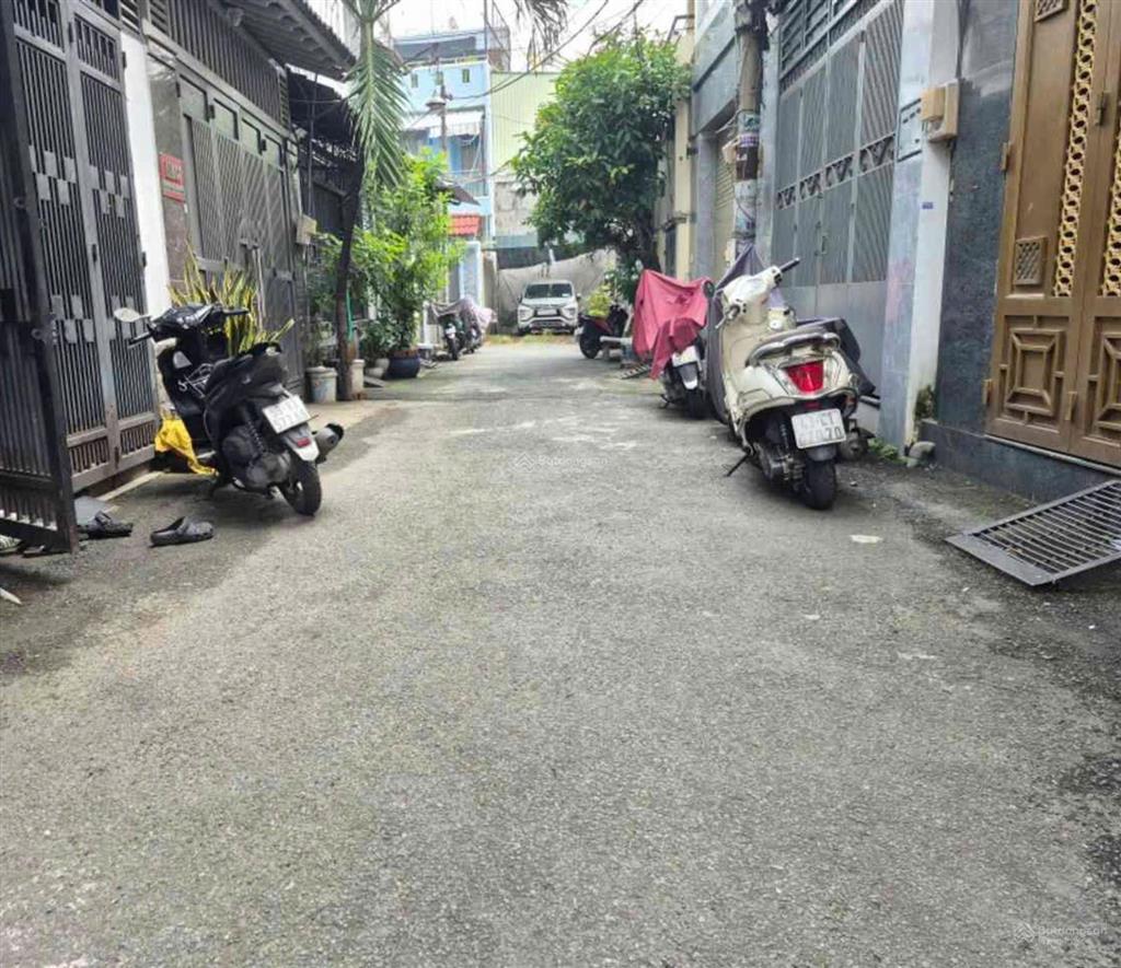 Đường xe hơi ngay mặt tiền nhà lê liễu tân sơn nhì tân phú