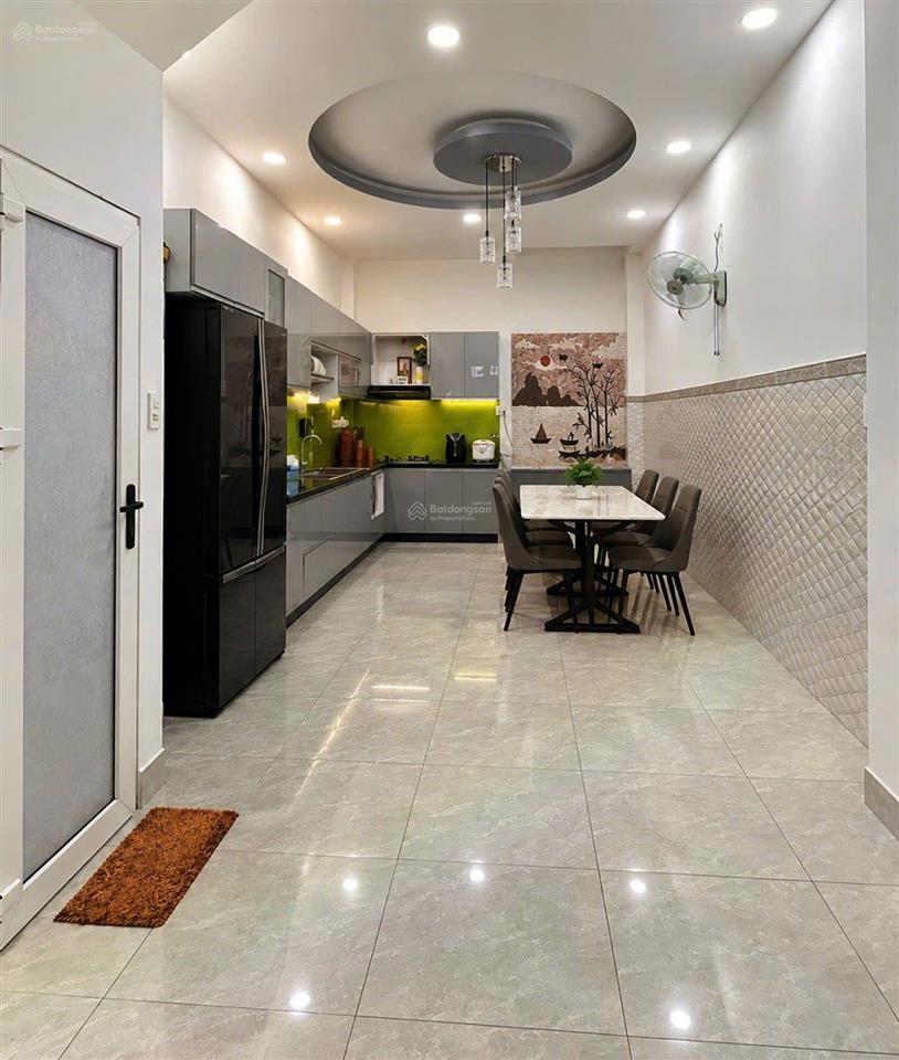 Đường xe hơi nhà lũy bán bích tân phú gần mặt tiền sát công viên mát mẻ.