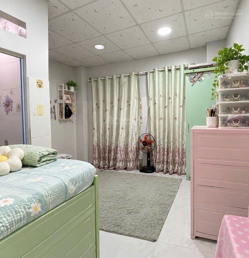 Nhà lý thường kiệt tân bình đường 8m thông 3 tầng đúc bê tông.