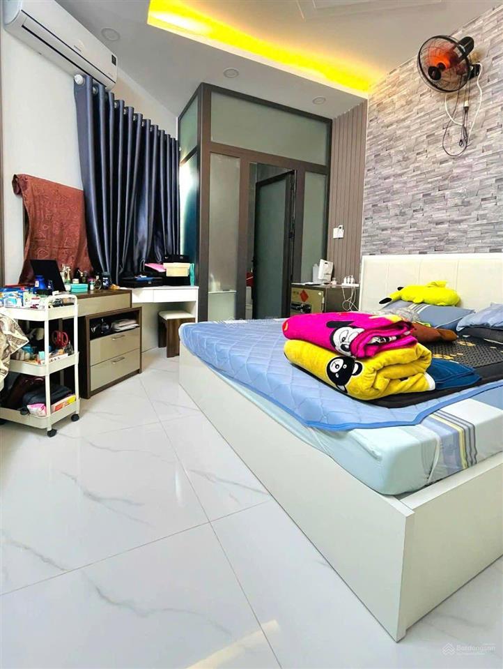 Tân qúy tân phú nhà đẹp mới xây 5 tầng kien cố đường xe hơi vao nhà thông lê đình thám ..