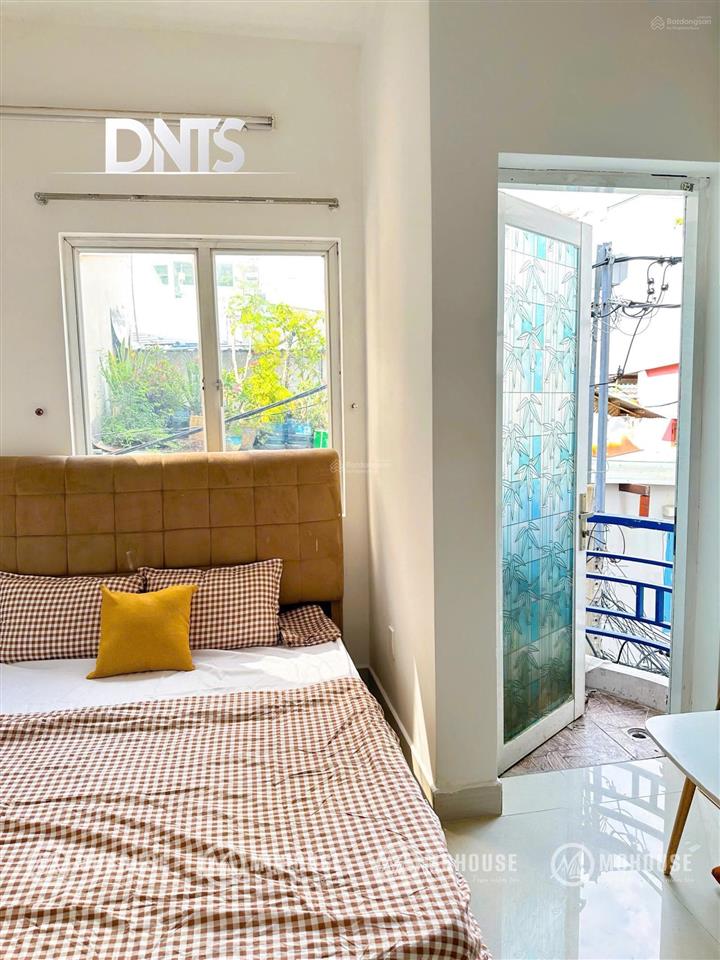 Cho thuê phòng bancony gần trường đh kinh tế isbchung cư horizon q1