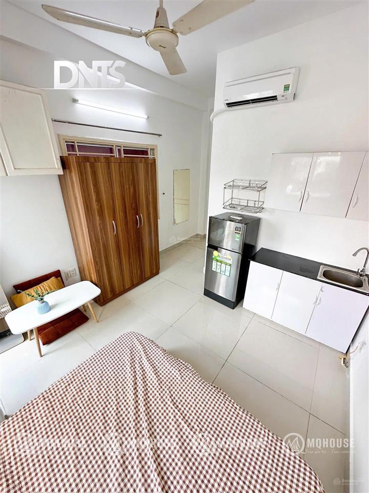 Cho thuê phòng bancony gần trường đh kinh tế isbchung cư horizon q1