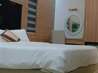 Bán khách sạn mặt phố hàng buồm, 80m2, 5 tầng, mặt tiền 5.4m, 77.8 tỷ, cho thuê 120tr/tháng