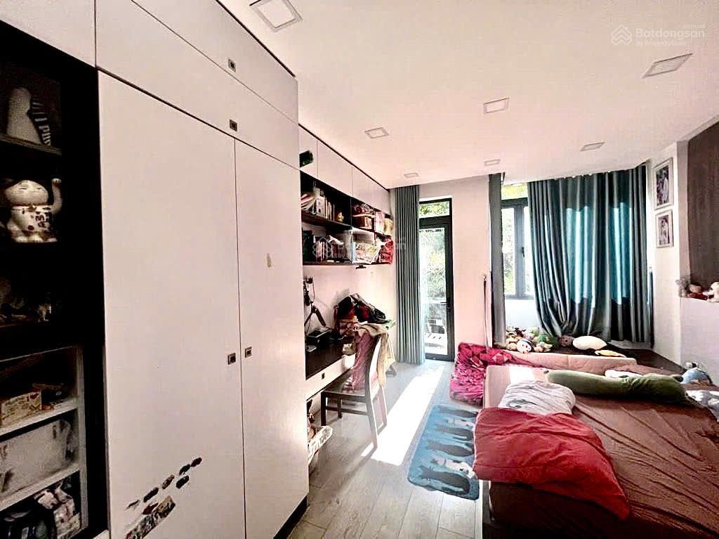 Bán nhà mặt tiền 4 tầng 80m2(4x20), gần ngã tư nguyễn thị thập  nguyễn văn linh, tân phú quận 7