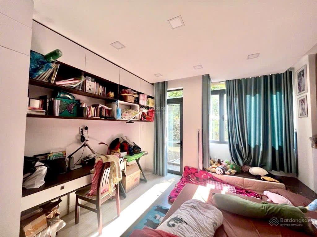 Bán nhà mặt tiền 4 tầng 80m2(4x20), gần ngã tư nguyễn thị thập  nguyễn văn linh, tân phú quận 7