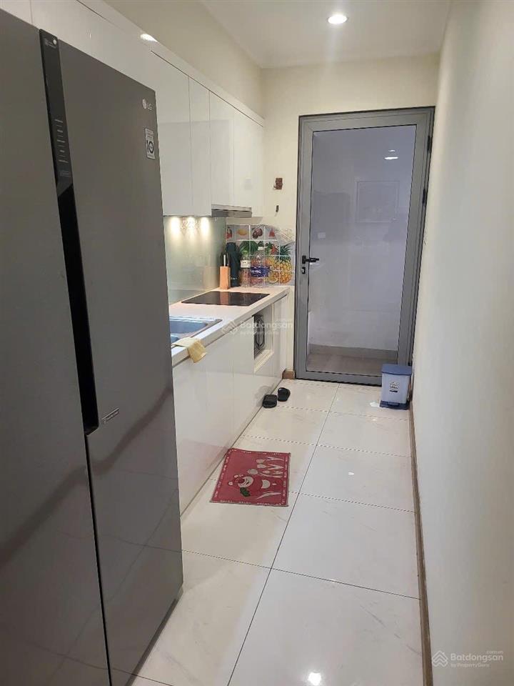 Giảm ngay 1 tỷ gia đình cần bán gấp căn tầng 18 , giá 12 tỷ vinhomes nguyễn chí thanh