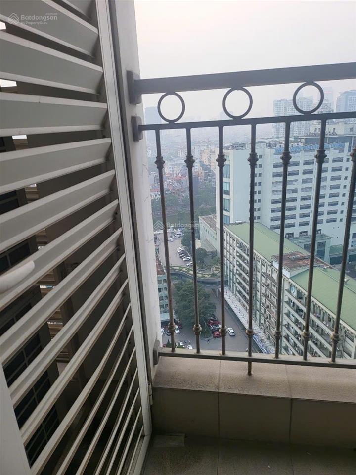 Giảm ngay 1 tỷ gia đình cần bán gấp căn tầng 18 , giá 12 tỷ vinhomes nguyễn chí thanh