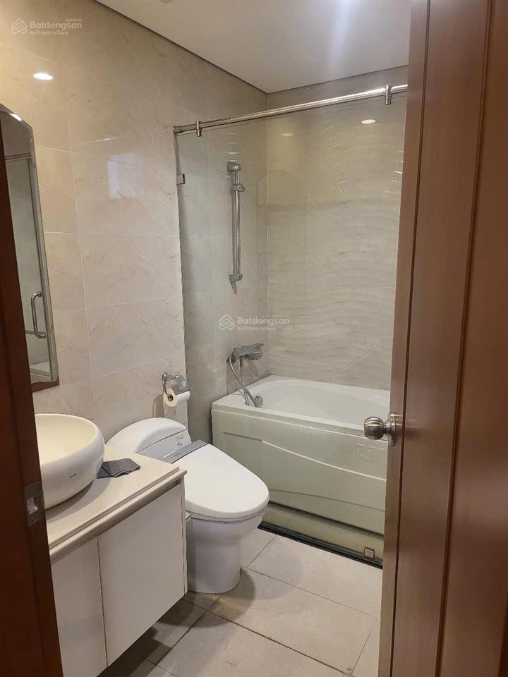 Giảm ngay 1 tỷ gia đình cần bán gấp căn tầng 18 , giá 12 tỷ vinhomes nguyễn chí thanh