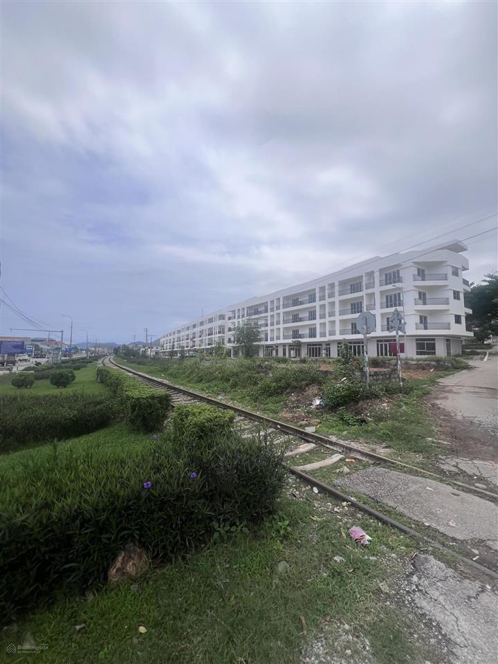 Đón đầu ga metro & vinhomes hạ long xanh  bán nhà phố 2 mặt tiền 183m2  tiềm năng x2 tài sản