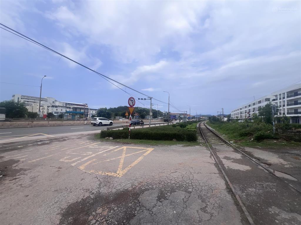 Đón đầu ga metro & vinhomes hạ long xanh  bán nhà phố 2 mặt tiền 183m2  tiềm năng x2 tài sản