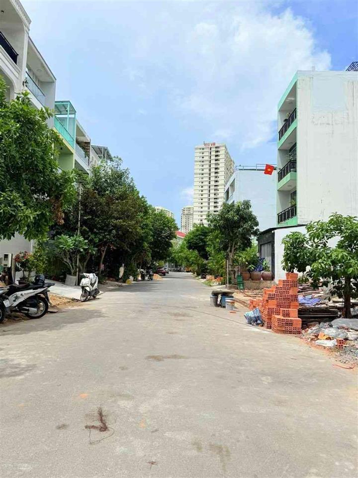 Nhà phố hiện đại 4 tầng thang máy full nội thất cao cấp ngang 5m đường 14m 18,6 tỷ