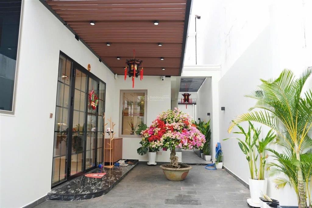 Biệt thự kdc bộ công an nguyễn văn quỳ ngang 9m 3 tầng nội thất cao cấp 16,98 tỷ