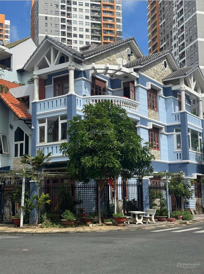 Bán biệt thự đường cao thắng p.12 q10  dt 8x24.5m (183m2)  kc 4 tầng  giá 50 tỷ tl