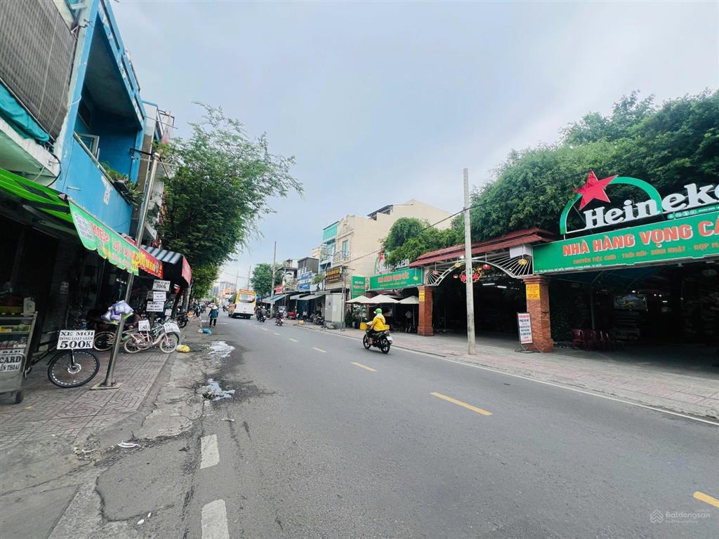 Chuyển nhượng khuôn đất mặt tiền thoại ngọc hầu 2500m2, ctxd 20 tầng, giá bán 500 tỷ