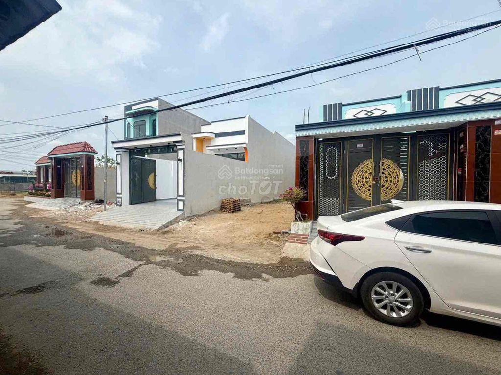 Lô đất đẹp chính chủ xưa giờ cần bán gấp, dt 5x30m (150m2 thổ cư), giá bán 1,5 tỷ hẻm xe hơi