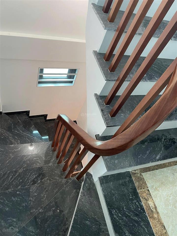 Bán nhà phú thượng, tây hồ, cạnh cipucha, 6 tầng thang máy, dt 43m2* mt 5m* giá 9.8 tỷ