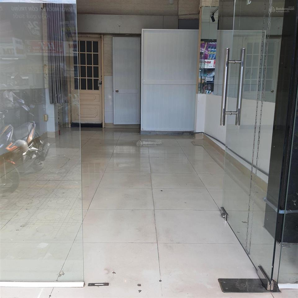 Cho thuê mbkd đối diện chợ nguyễn tri phương, q10