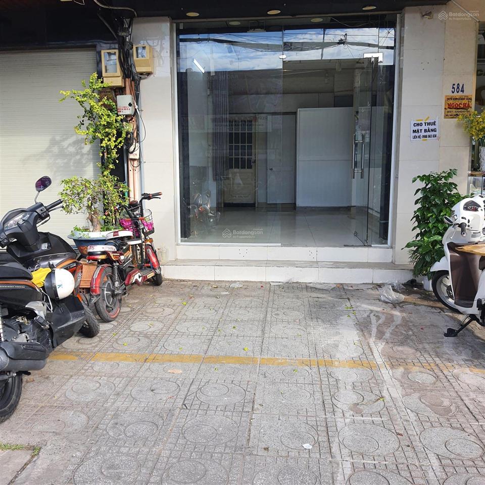 Cho thuê mbkd đối diện chợ nguyễn tri phương, q10