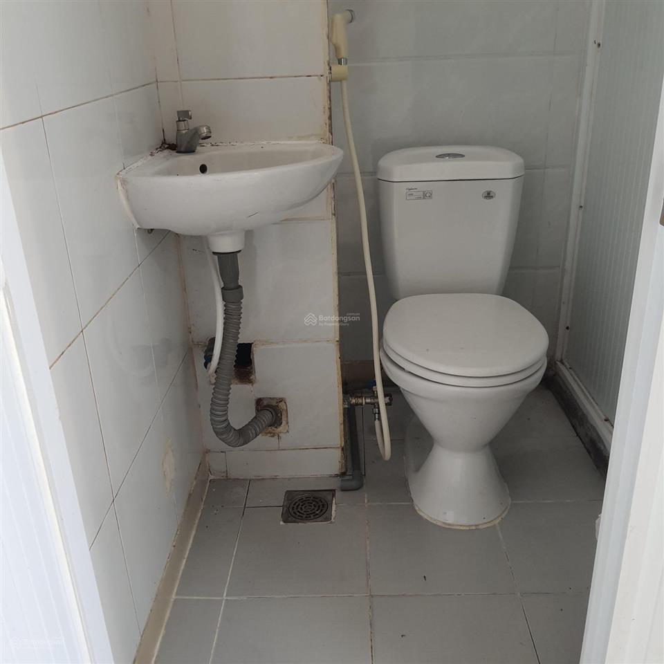 Cho thuê mbkd đối diện chợ nguyễn tri phương, q10