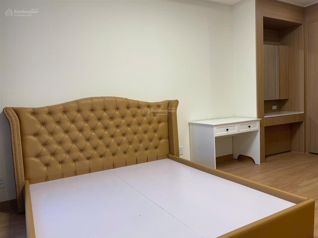 Chính chủ gửi bán ch 2pn tầng cao chung cư h9ct1 starlake kđt tây hồ tây  0911 632 ***