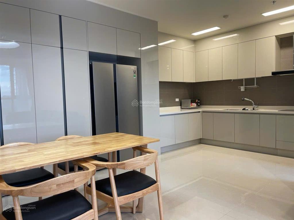 Chính chủ gửi bán ch 2pn tầng cao chung cư h9ct1 starlake kđt tây hồ tây  0911 632 ***