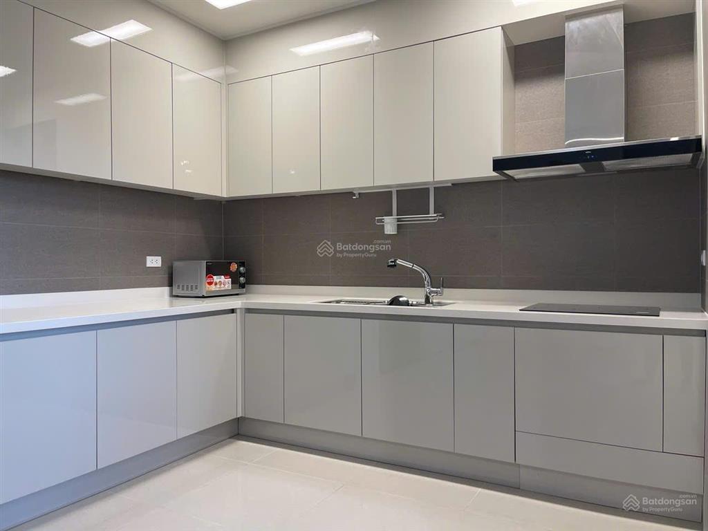 Chính chủ gửi bán ch 2pn tầng cao chung cư h9ct1 starlake kđt tây hồ tây  0911 632 ***