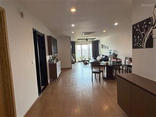 Chính chủ bán căn hộ 3 phòng ngủ. giá siêu tốt toà n01t3 ngoại giao đoàn