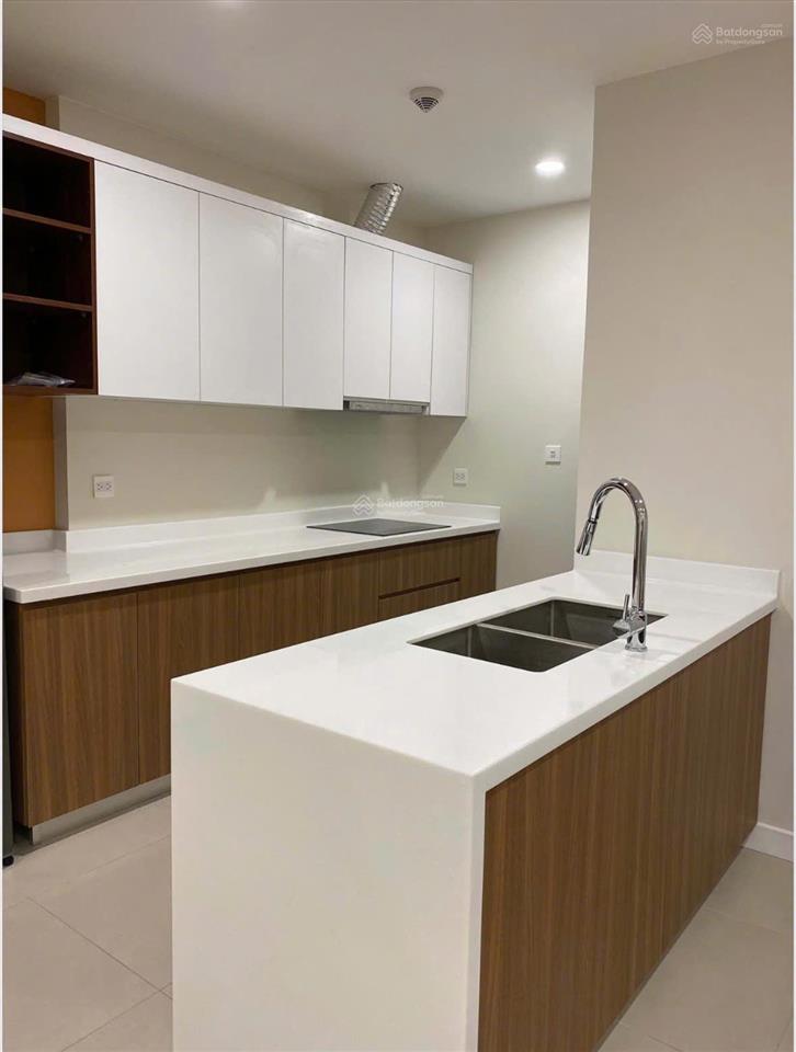 Chính chủ bán căn hộ 2 ngủ, 11 tỷ view hồ tây, chung cư cao cấp kosmo tây hồ