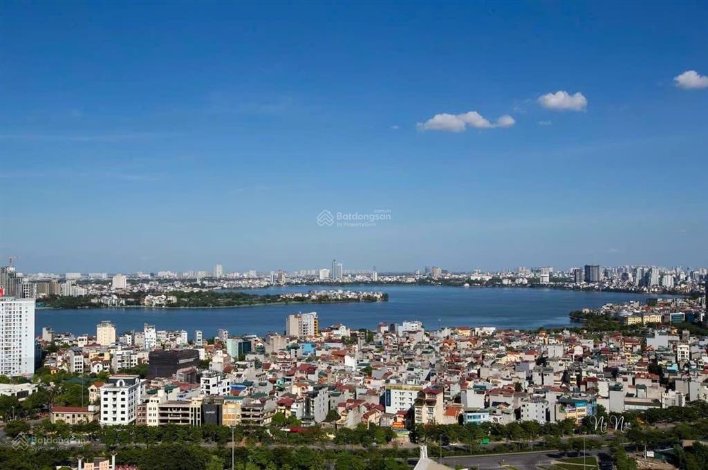 Chính chủ bán căn hộ 2 ngủ, 11 tỷ view hồ tây, chung cư cao cấp kosmo tây hồ