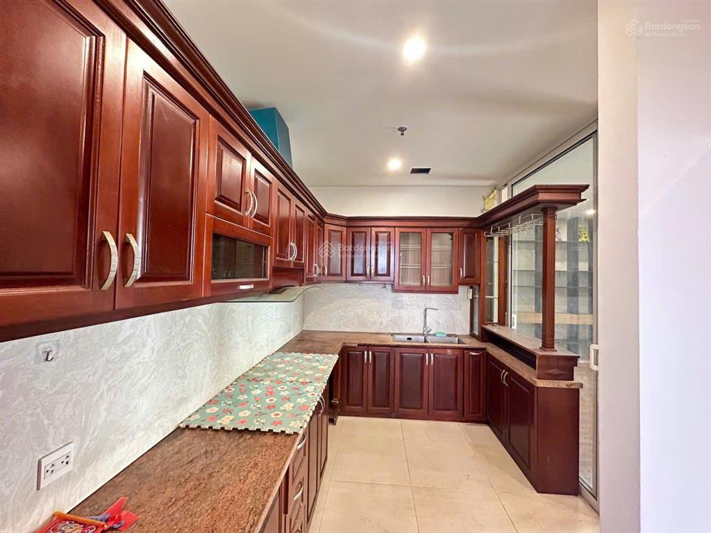 Chính chủ cần bán căn hộ 3 phòng ngủ tòa n03  t2 khu ngoại giao đoàn