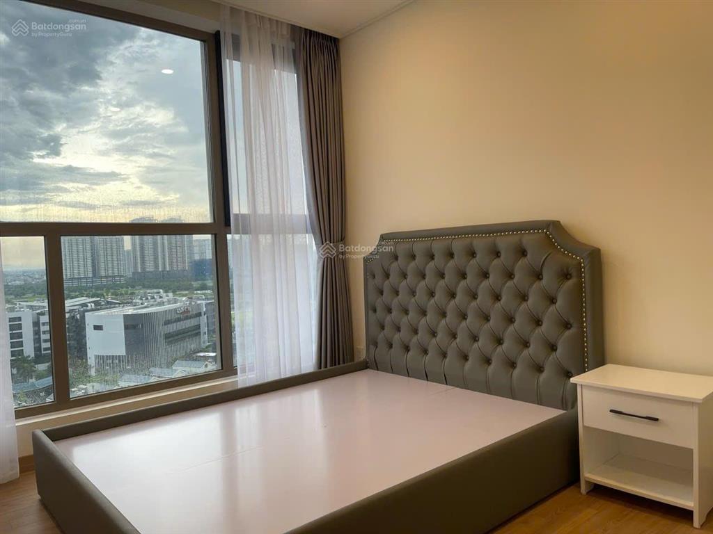 Chính chủ gửi bán ch 2pn tầng cao chung cư h9ct1 starlake  kđt tây hồ tây   0911 632 ***